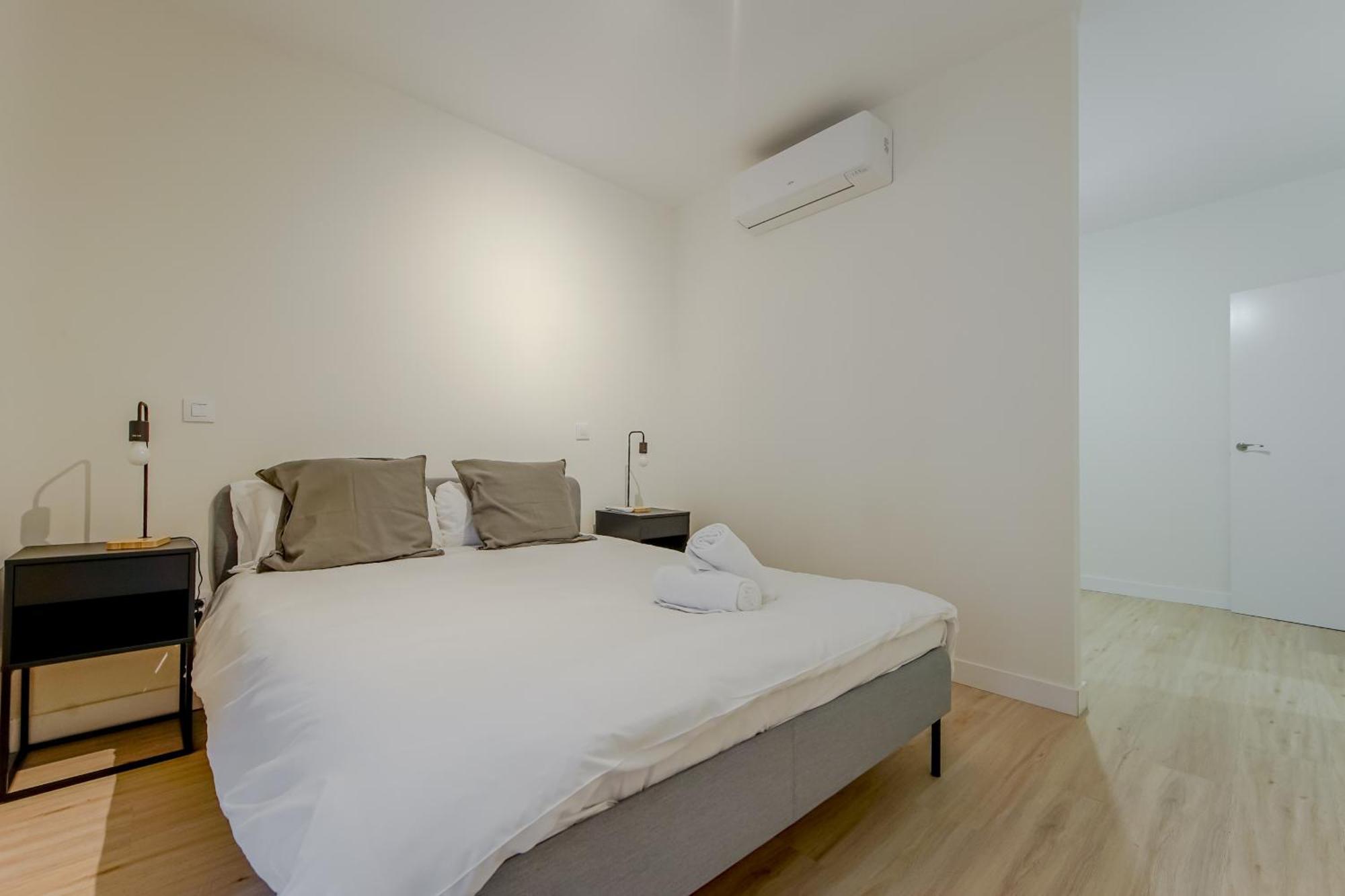 Modern Apt Para 6Pax En La Plaza De Tirso-Centro E1 Madrid Ngoại thất bức ảnh