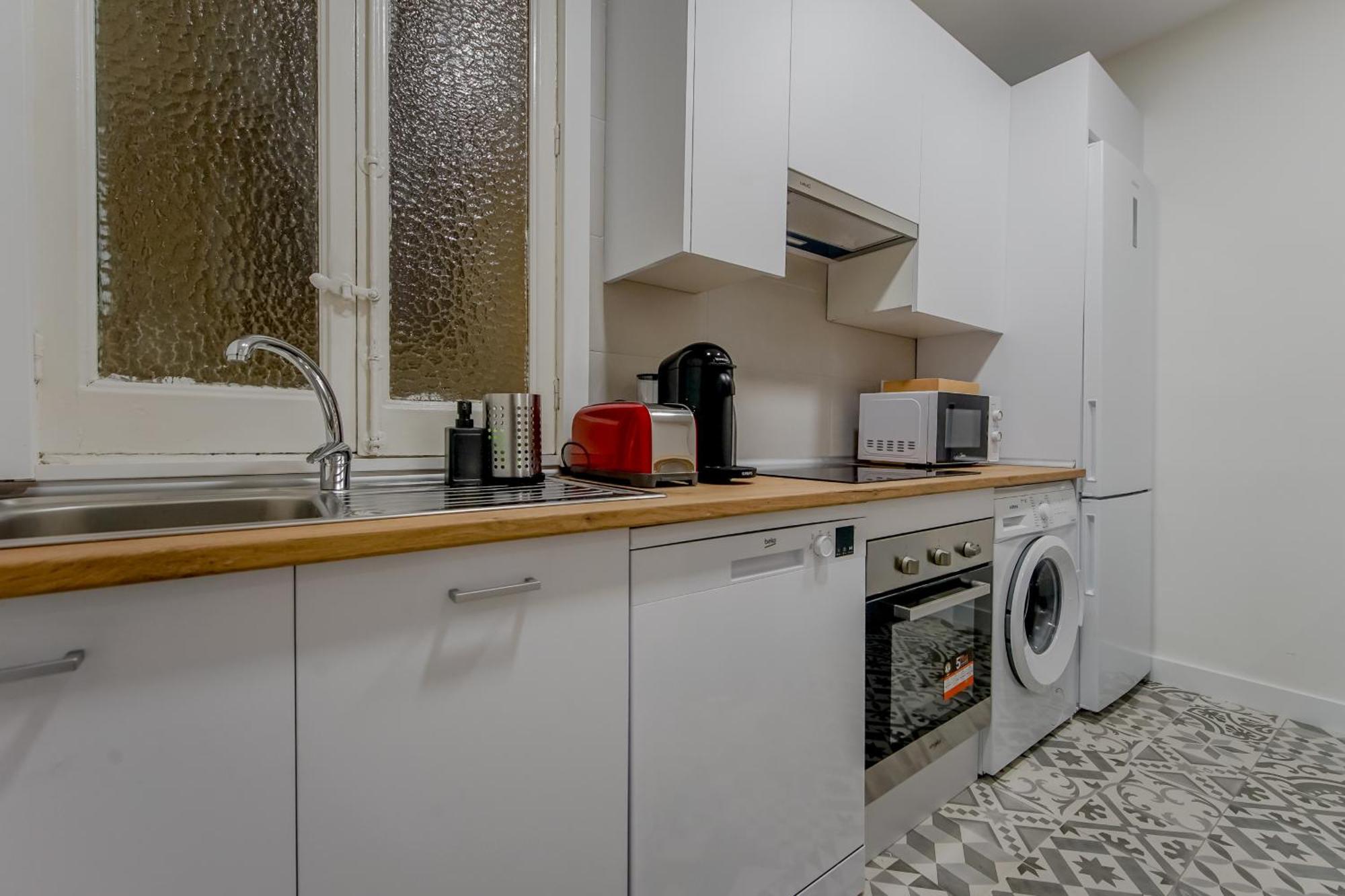 Modern Apt Para 6Pax En La Plaza De Tirso-Centro E1 Madrid Ngoại thất bức ảnh