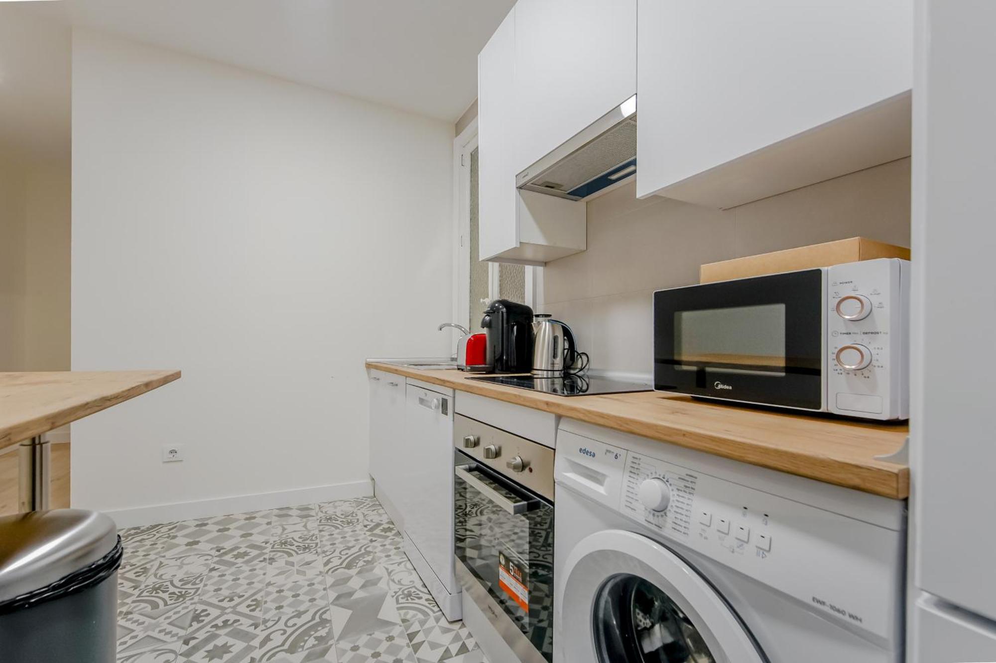 Modern Apt Para 6Pax En La Plaza De Tirso-Centro E1 Madrid Ngoại thất bức ảnh